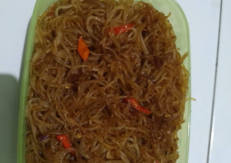 Proses Menyiapkan Bihun Kecap, Bikin Ngiler