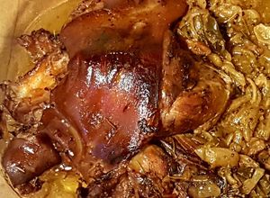 Foto principal de Codillo con doble Mostaza de Dijon, Miel y Cerveza en Crock pot