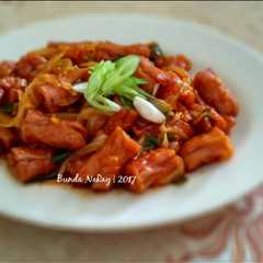 A picture of Sosis Asam Manis.