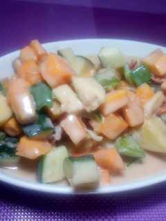 A picture of Chicken salad.