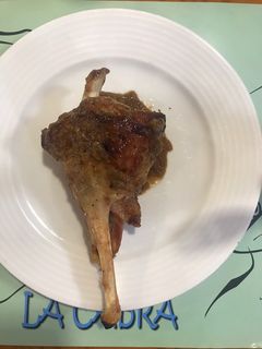 Una foto de Jarretes de cordero al horno acompañados de salsa Pedro Ximénez