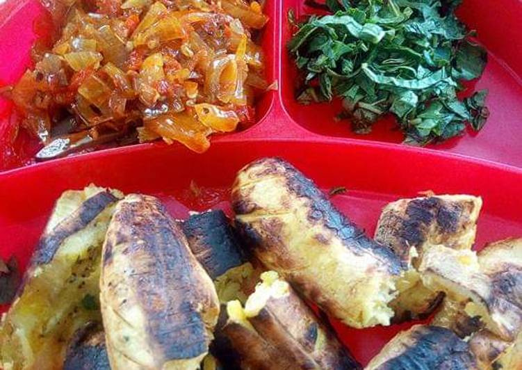 Easiest Way to Prepare Super Quick Homemade Roasted plantain with pepper sauce