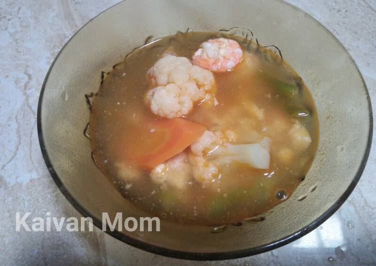 Sop kembang Kol Udang bumbu racik indofood