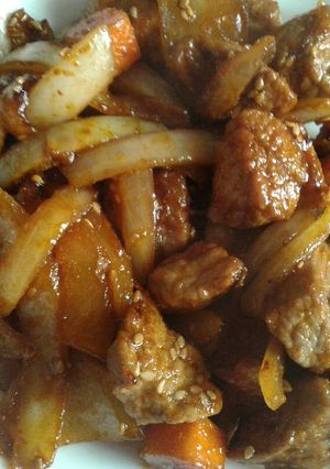 Una foto de Wok de verduras y magro de cerdo