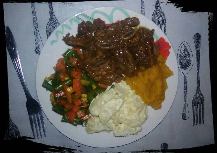 Beef stew with salads