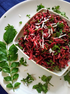 मूली चुकंदर कचुम्बर सलाद (mooli chukandar kachumber salad recipe in Hindi) रेसिपी मुख्य फोटो