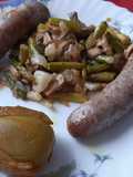 Butifarras en airfryer con trigueros y champiñones a la mostaza
