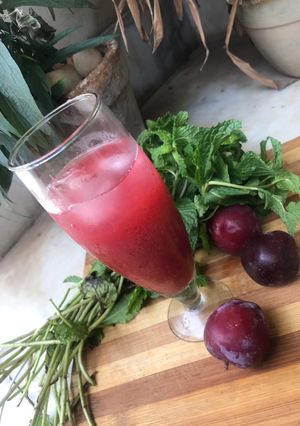 A picture of Plum sharbat.