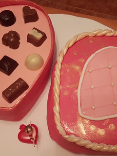 Una foto de Tarta caja de bombones para San Valentín