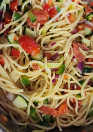 A picture of Easy Pasta salad.