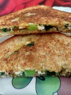 पालक पनीर सैंडविच (Palak paneer sandwich recipe in Hindi) रेसिपी मुख्य फोटो