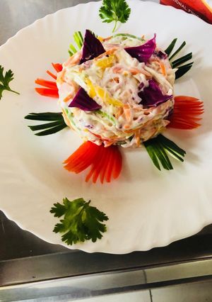 A picture of Coleslow salad.