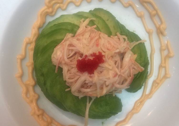 Cara Gampang Menyiapkan Avocado dan Crab stick salad Murah meriah Anti Gagal