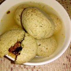 A picture of Paan gulkand rasgullas.