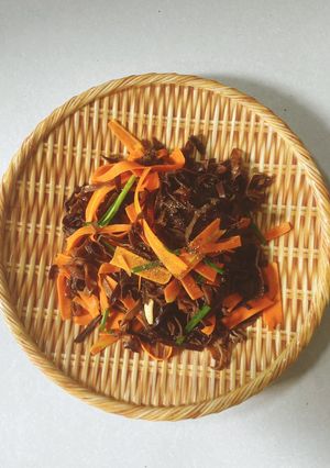 Hình của món Nấm mèo xào cà rốt.