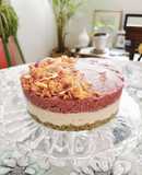 Pastel helado de coliflor, coco y cereza