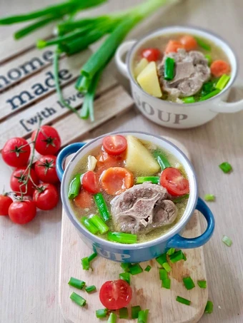 Langkah Mudah untuk Menyiapkan Resep Soup buntut sapi Anti Ribet, Mantap