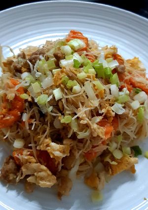 รูปของ "ผัดเส้นหมี่ขาวแบบไวไว" Easy Stir Fried Rice Vermicelli