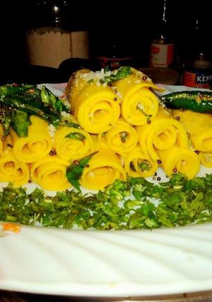 A picture of Khandvi.