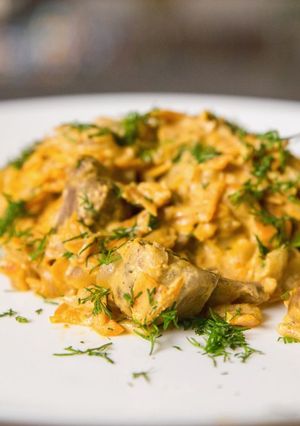 A picture of Chicken gizzards stewed in sour cream.