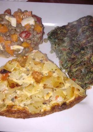 Una foto de Tortilla de papa y tortilla de acelga