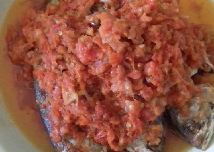 Ikan saus pedes ala manado