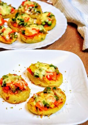 A picture of Potato pizza bites.