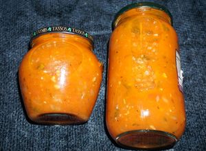 Una foto de SALSA FRESCA DE TOMATES MARINARA EN TROZOS. JON STYLE