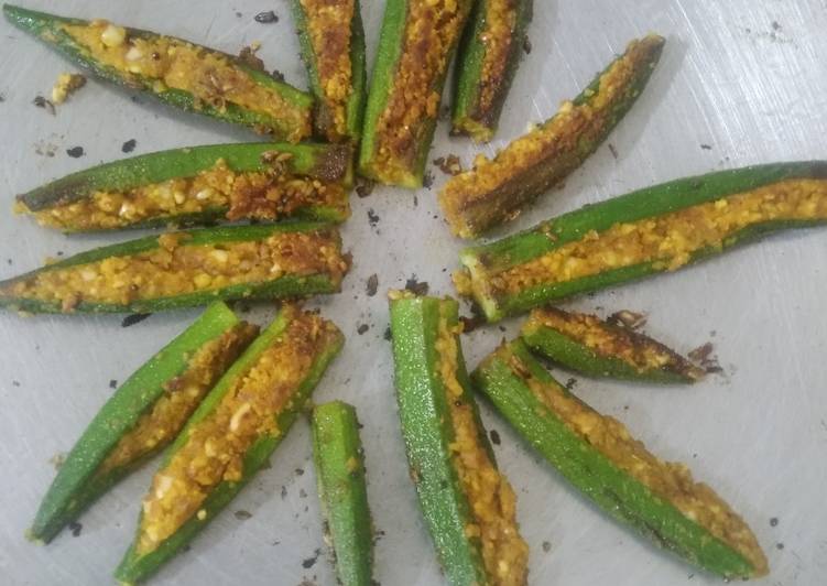 Stuffed okra (bhendi)