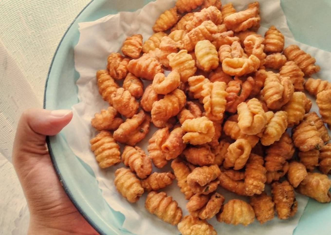 Kue Garpu / “Fork” Fried Cookies