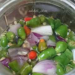 A picture of Acar cabe dan bawang.