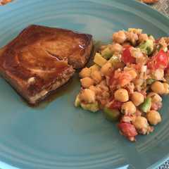 Foto principal de Ensalada de garbanzos y aguacate