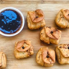 A picture of Dum Qeema Samosa Parcels.