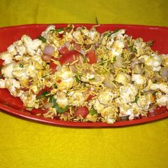 A picture of Cheese Schezwan popcorn bhel.
