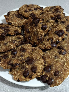 Una foto de Galletas de avena, plátano, naranja y chocolate