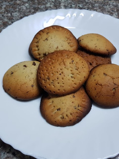 A picture of Orange, banana cookies.