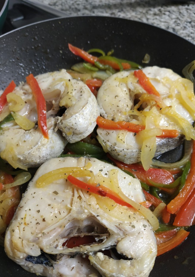 Una foto de 🐟 Merluza con verduras