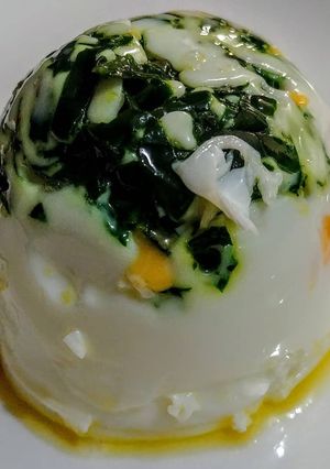 Una foto de HUEVO🥚Relleno en Contenedor...!🍳