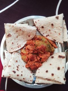 કારેલા નુ ભરેલુ શાક (Karela Bharelu Shak Recipe In Gujarati) રેસીપી મુખ્ય ફોટો