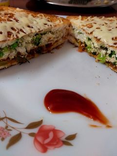 चीज़ वेजिटेबल सैंडविच(cheese Vegetable sandwich recipe in hindi) रेसिपी मुख्य फोटो