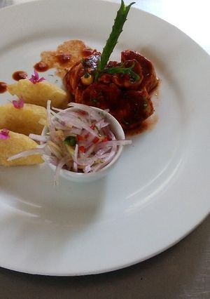Una foto de Adobo de pollo amazónico