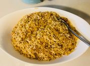 A picture of long macaroni pasta