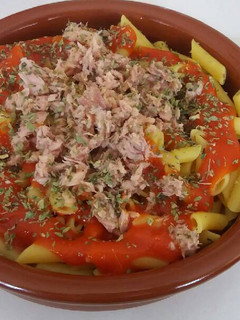 Una foto de Macarrones con atún