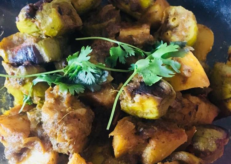 Simple Way to Make Any-night-of-the-week Aaloo potoler dalna