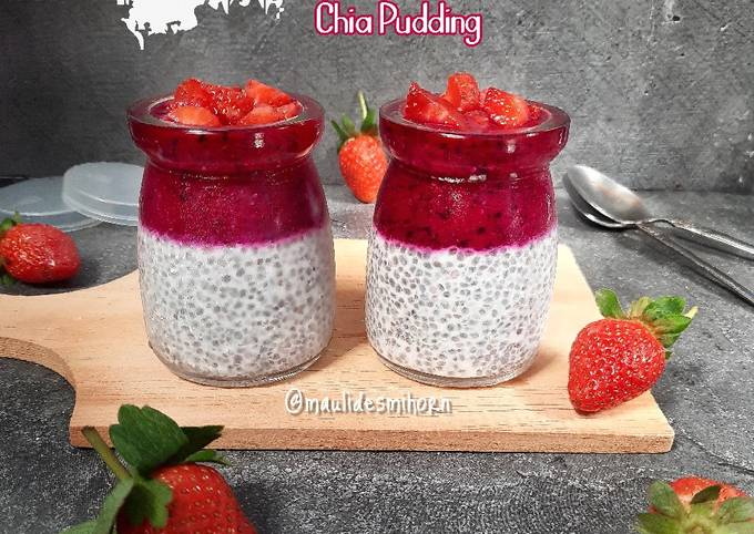 Dragon Fruit - Strawberry Chia Pudding