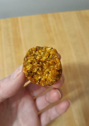A picture of No Bake Pumpkin Pie Bites.