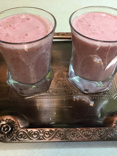 A picture of Strawberry and Banana smoothie 😍.