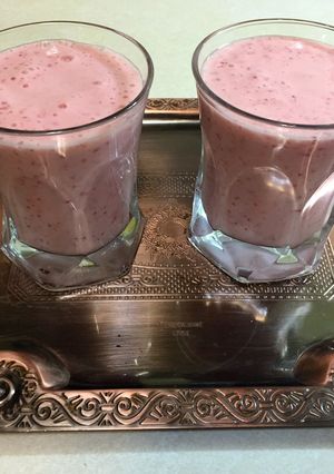 A picture of Strawberry and Banana smoothie 😍.