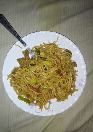 नूडल्स (noodles recipe in Hindi) रेसिपी मुख्य फोटो