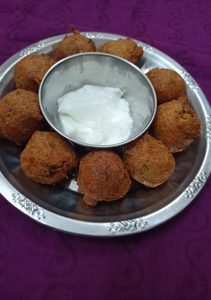ચણા ના લોટ ના ડાકોર ના ગોટા (Besan Flour Dakor Gotta Recipe In Gujarati) રેસીપી મુખ્ય ફોટો